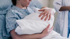 Illinois paid nursing break now law, divides lawmakers