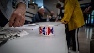 Fierce races to determine control of Congress
