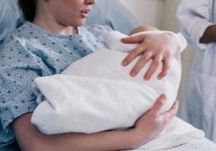 Critics warn Illinois bill could lead to government overreach in newborn care