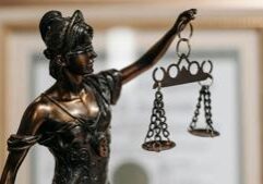 Illinois quick hits: More bills enacted into law; former ComEd CEO seeking Trump pardon